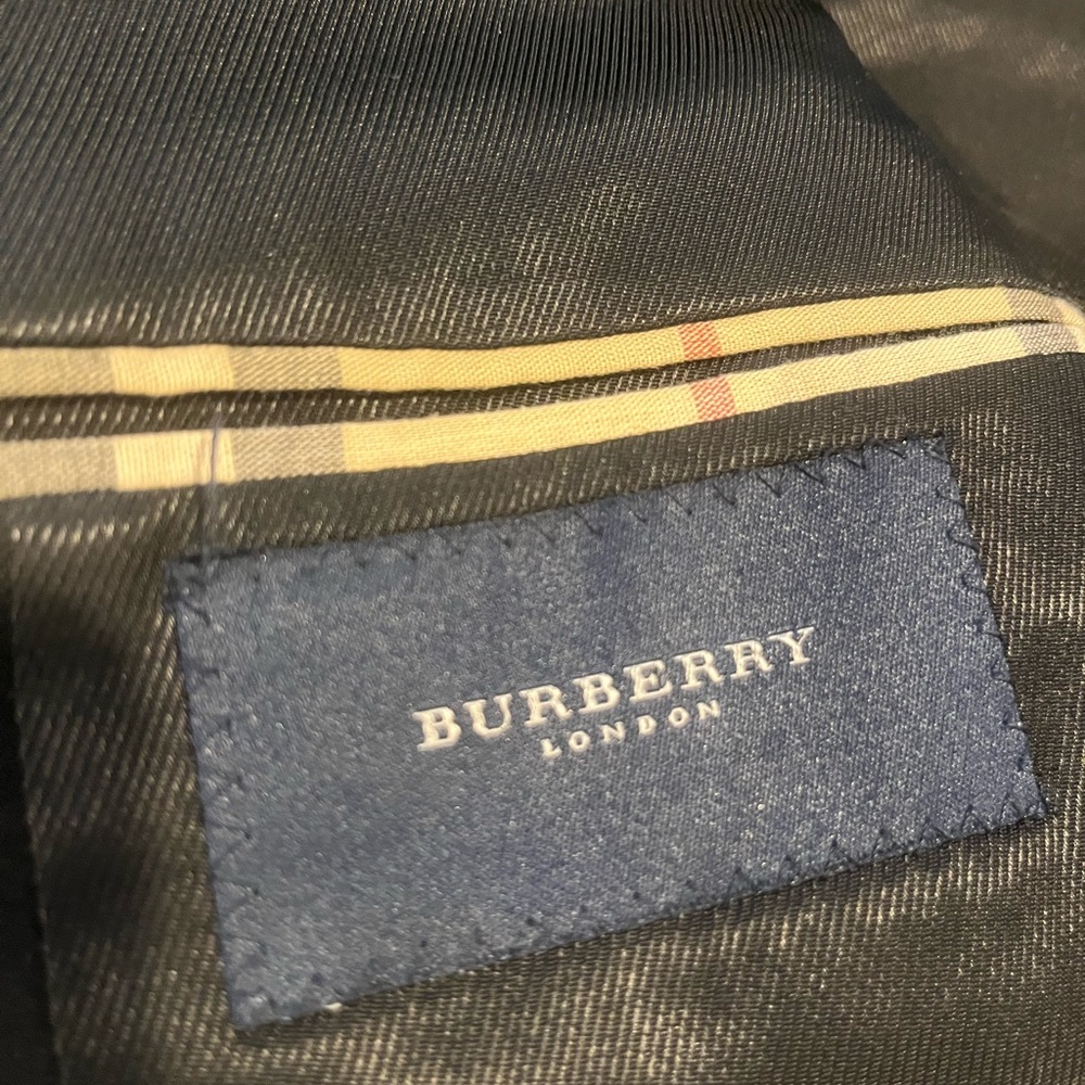 Burberry 100% Wool Kensington Suit Coat size US 42 long Black